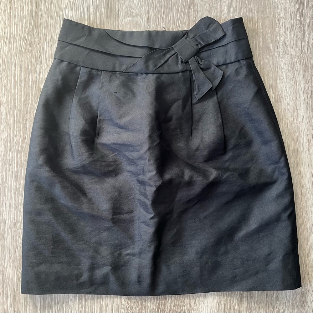 MOVING SALE 🎃 Kate Spade Black Mini Skirt Bow Size 2